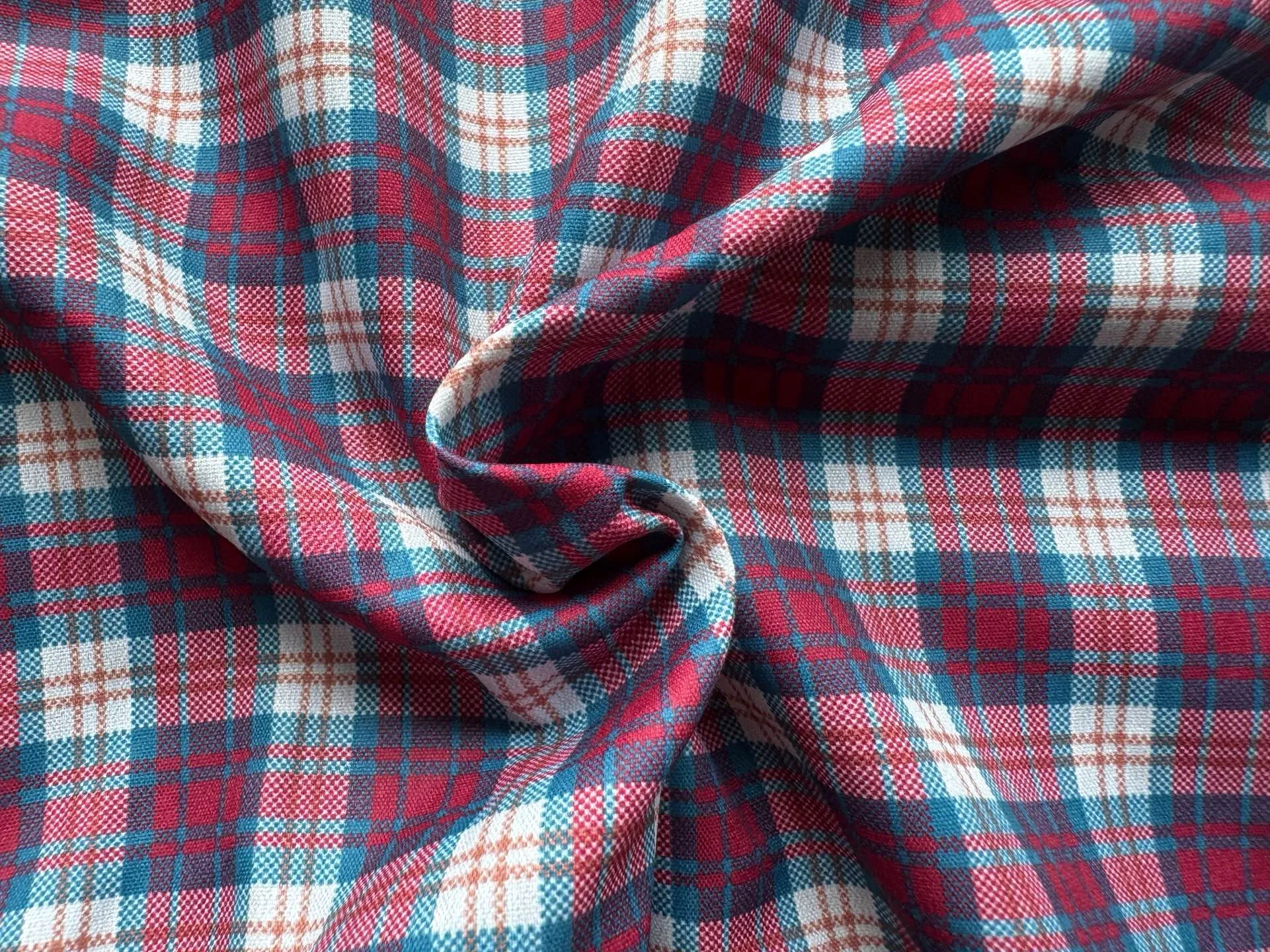 P300 💙Ralph Lauren Vintage Harrington Jacket, dark indigo with red pony logo, full of British retro feel! Soft fabric, comfortable to wear, classic fit + lapel design, plaid embellishments on cuffs and collar, great details ✨ The Harrington jacket represents low-key and approachability. In other words, it is not as rigid as a Chinese tunic suit, nor as high-end as a suit. Another point is that the Harrington jacket is adaptable. It does not look strange to wear on almost any figure or occasion. No matter you are young and handsome or you are middle-aged and fat, this style of jacket can hold up.               Color: Navy Blue Apricot Size: Length Bust Shoulder Width Sleeve Length M 68 124 57 60 L 70 128 58.5 62 XL 72 132 60 64
